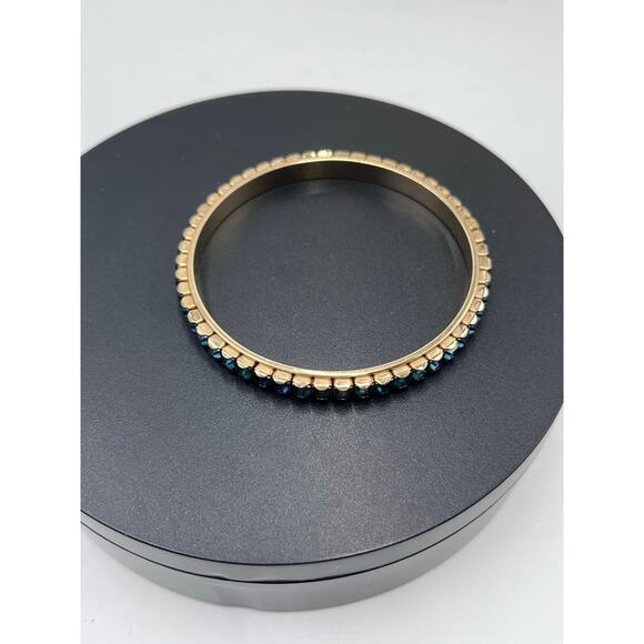 Swarovski Vintage 1980's Blue Crystal Unsigned Bangle Gold tone Bracelet - Picture 7 of 7
